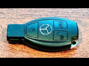 ЗАМЕНА БАТАРЕЙКИ В КЛЮЧЕ МЕРСЕДЕС