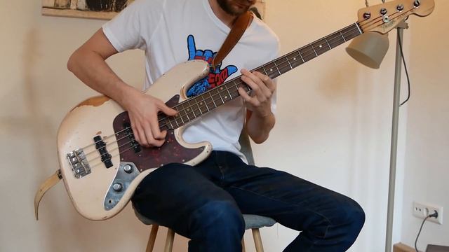 Rock Bass Groove | Fingerstyle and Slap смотреть онлайн