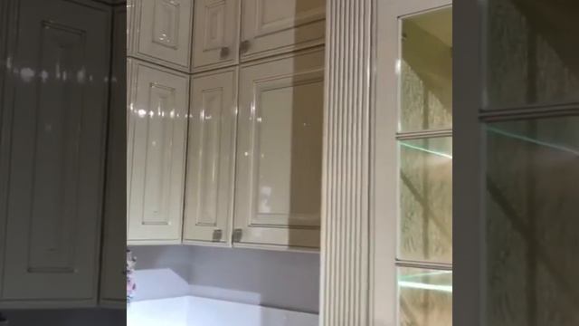 Это модель кухни — это новая классика, правила которой определяете вы! смотреть онлайн