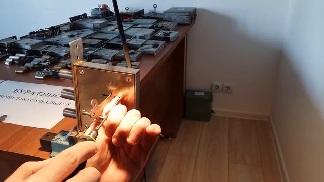 ВСКРЫТИЕ ЗАМКА БУРАТИНО С ЛОЖНЫМИ ПАЗАМИ - ЛОВУШКАМИ (8_СУВАЛЬД) ОБУЧЕНИЕ!!! смотреть онлайн