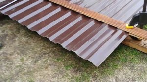 Как ровно отрезать лист профнастила в одиночку