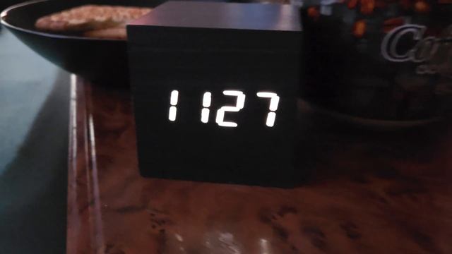 Часы электронные, стильные, куб VST-869 (черное дерево, белые цифры), 2022 г. смотреть онлайн