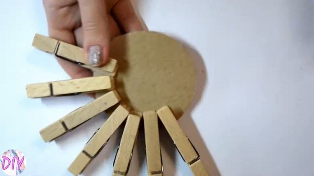 DIY Рамка-Коллаж ДЛЯ ФОТО из прищепок / Photo FRAME with clothespins смотреть онлайн