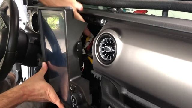 Jeep Wrangler Tesla Screen ~ Is it Worth it? смотреть онлайн