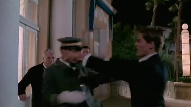 Очки в золотой оправе. Сэмпл смотреть онлайн