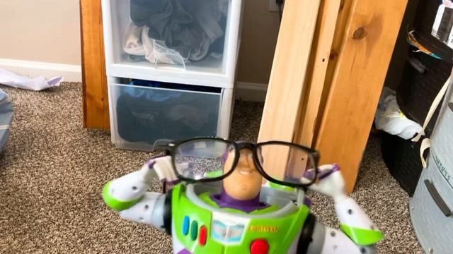 Toy Story 2 IRL: Promo the 3rd Dimension смотреть онлайн