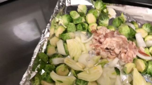 США: Влог . УЖИН ИЗ ТРЁХ БЛЮД . ПОЧЕМУ ВЫПАДАЮТ ВОЛОСЫ ? ЗАПЕЧЁННАЯ БРЮССЕЛЬСКАЯ КАПУСТА В ДУХОВКЕ. смотреть онлайн