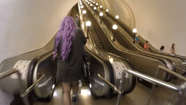 A trip to Moscow, I live on the 67th floor in Moscow City смотреть онлайн