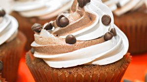 Маффины шоколадно-ореховые с миндальным кремом!