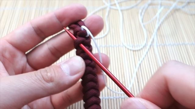 How to Make a Stitched Snake Knot Paracord Bracelet Tutorial смотреть онлайн