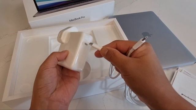 MacBook Pro | Unboxing MacBook Pro 13-inch