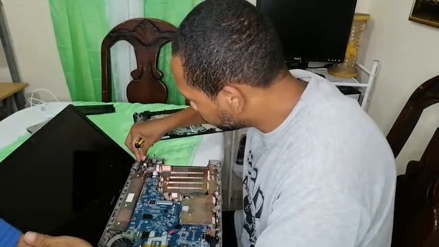 Desarmar HP Compaq CQ62 смотреть онлайн