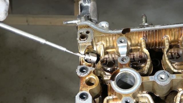 P20. How to Disassemble Toyota Camry 2.4 VVT-i engine: Cylinder Heads Bolts removal смотреть онлайн