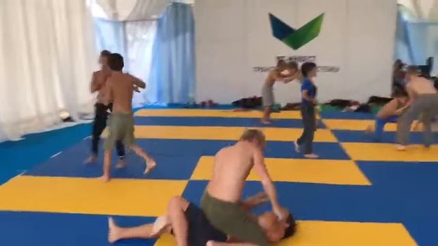 Детский спортивный лагерь по самбо «Планета САМБО - 2018». День 8. Борьба без кимоно. смотреть онлайн