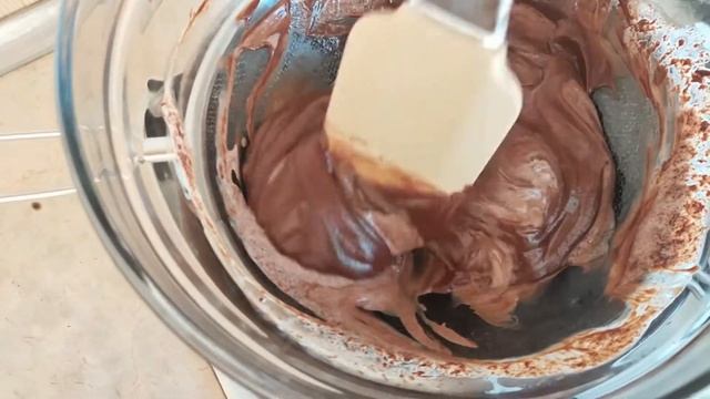 Шоколадная нуга с фундуком / домашний рецепт приготовления нуги / вкусный десерт без выпечки смотреть онлайн