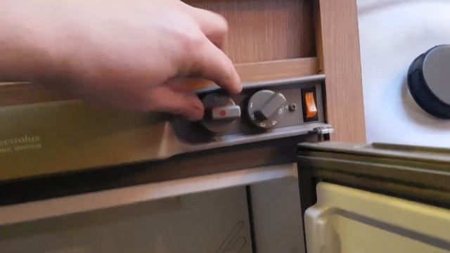 В продаже Холодильник Electrolux от газ/12/220 смотреть онлайн