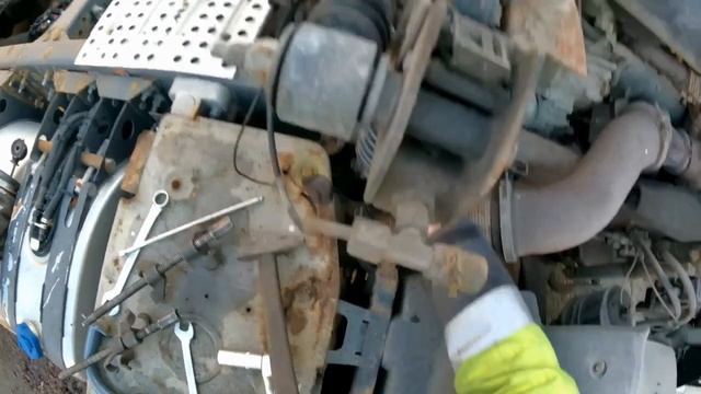 VOLVO FH - Убираем Пневмоподвеску Кабины. смотреть онлайн