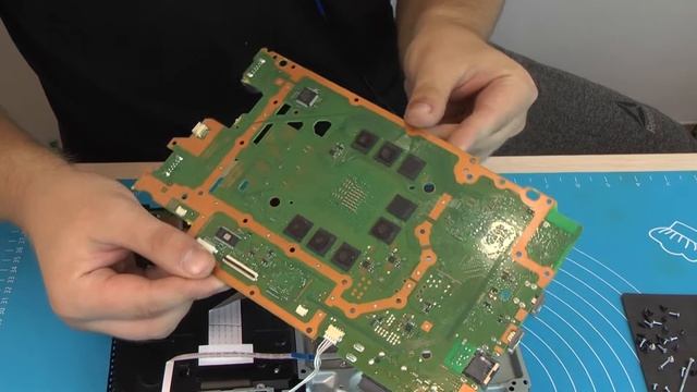 Чистка и замена термопасты в Playstation 4 Slim 2208b. Полная инструкция