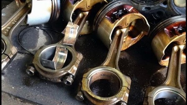 Выбор моторного масла с наименьшим угаром.