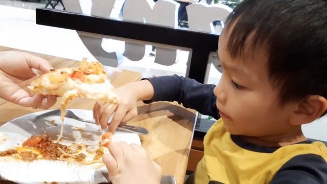 Doll Squid Game Real Life Mukbang pizza And Fire chicken смотреть онлайн