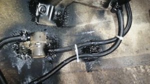 ВАЗ 2111 трубки уловителя паров.