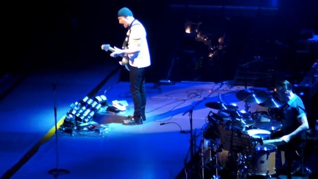 U2 - WITH OR WITHOUT YOU - Larry Isolation On Drums @ Forum 05-26-15