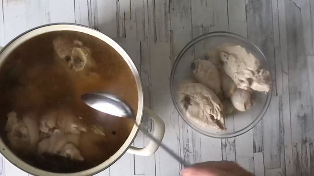 Холодец из курицы и свиных ножек ? Как правильно сварить холодец без желатина смотреть онлайн