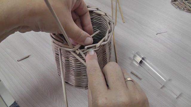 Загибка РОЗГА В ЧЕТЫРЕ ПРУТА из газетных трубочек смотреть онлайн