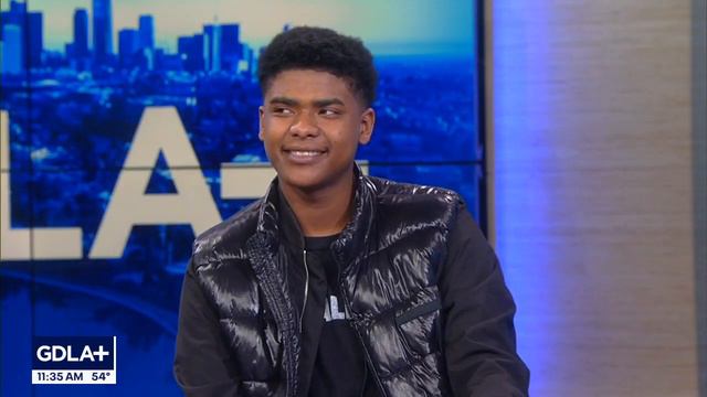 Keyshawn Johnson and son visit GDLA+ смотреть онлайн