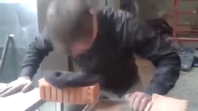 Кирпич не волшебный попался смотреть онлайн