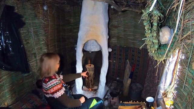 ? Финская свеча в камине и ремонт печи ? Бушкрафт в Избе из камыша - Серия 44 смотреть онлайн