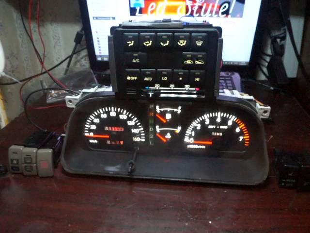 Пересвет салона Toyota Town Ace смотреть онлайн