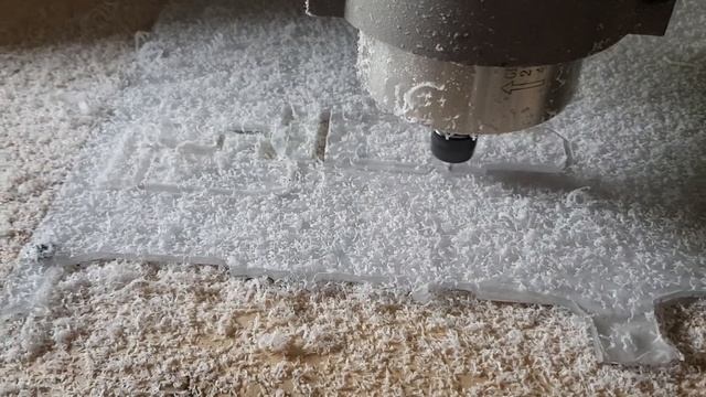 Резка поликарбоната на фрезере с ЧПУ смотреть онлайн