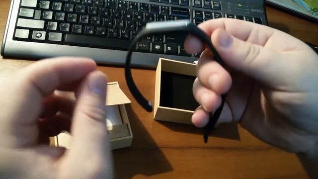 Моя первая посылка из ALIEXPRESS. Xiaomi Mi Band. Ништяки, товары из Китая смотреть онлайн