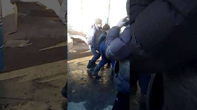 Вот так вот бухать на работе смотреть онлайн