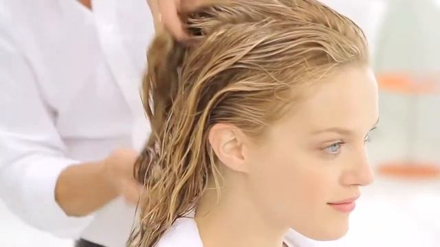 Как пользоваться: Moroccanoil Моделирующий мусс для кудрявых и вьющихся волос. смотреть онлайн