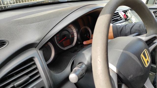 COMO BORRAR EL TESTIGO DEL MANTENIMIENTO HONDA CITY 2010 смотреть онлайн