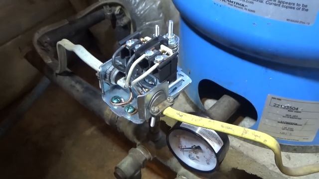 How to Adjust a Water Well System Pressure Switch and Bladder Tank - Well Pump Diagnostics смотреть онлайн