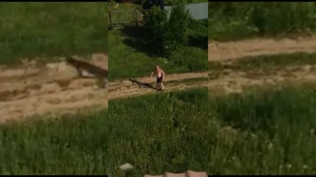Пьяное тело в труселях покушается на Белый Город смотреть онлайн