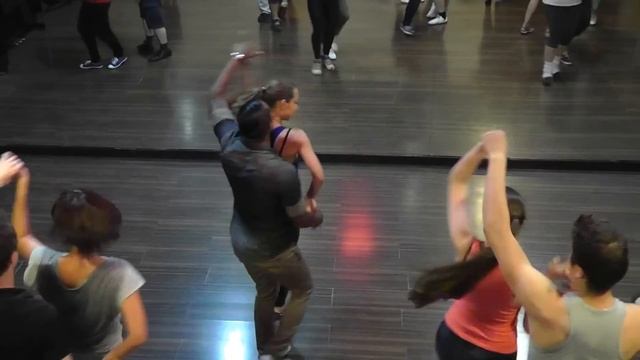 Yoandy Villaurrutia - Salsa Intermediate 02.07.13 смотреть онлайн