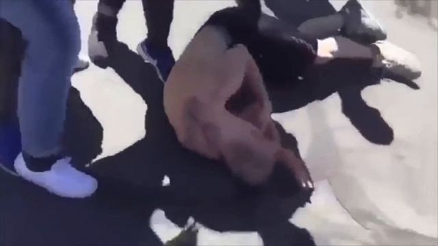 Brutal slam on concrete in a street fight смотреть онлайн