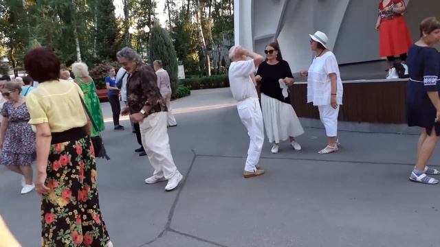 Я И САРА КЛЁВА ПАРА!??/ТАНЦЫ В ПАРКЕ ГОРЬКОГО ХАРЬКОВ ИЮНЬ 2021 смотреть онлайн