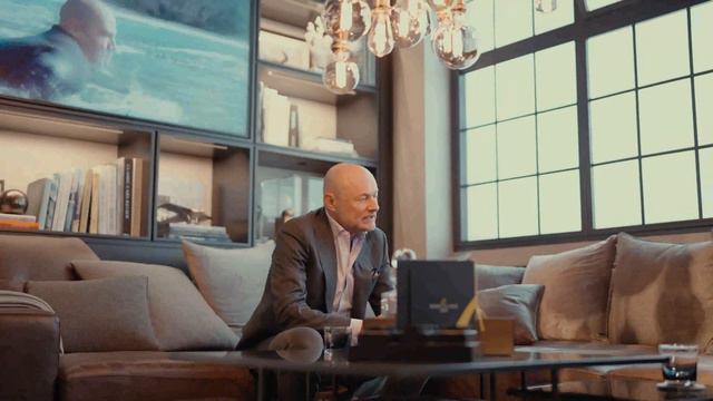 Interview avec Georges Kern, CEO Breitling смотреть онлайн