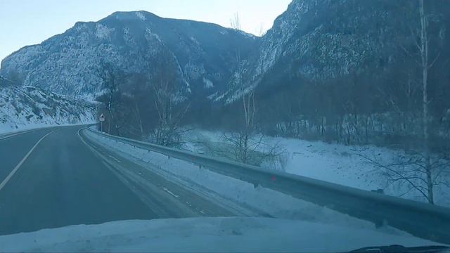 КРАСОТА ЗИМНЕГО ГОРНОГО АЛТАЯ, перевал Чике-таман, путешествие на горный Алтай ЗА НОВЫМ МОТОРОМ смотреть онлайн