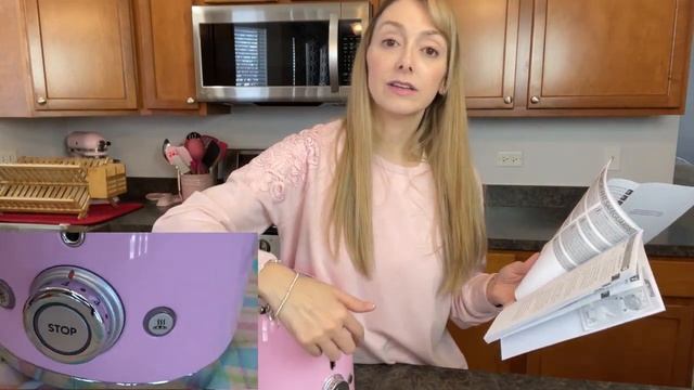 Unboxing and Trying Pink Smeg Toaster смотреть онлайн