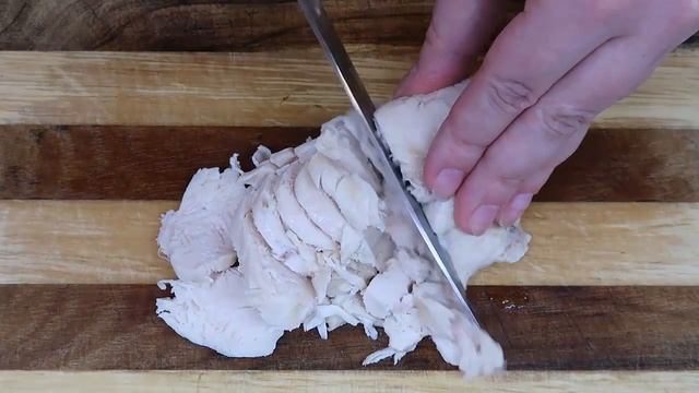 Салат Восторг с корейской морковью. Очень вкусный салат на праздничный стол! смотреть онлайн