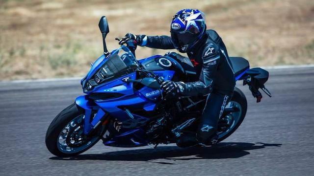 เปิดตัว Suzuki GSX-8R รถบิ๊กไบค์สปอร์ต รุ่นใหม่ อย่างเป็นทางการ