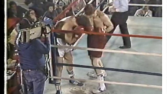Scott Frank vs Steve Zouski смотреть онлайн