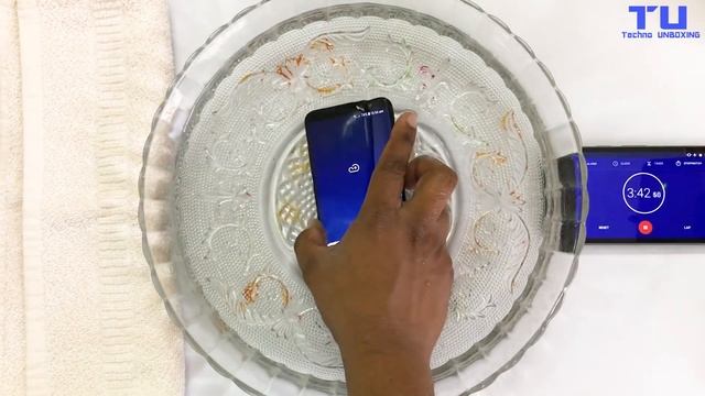 Samsung Galaxy S8 Water Test! смотреть онлайн