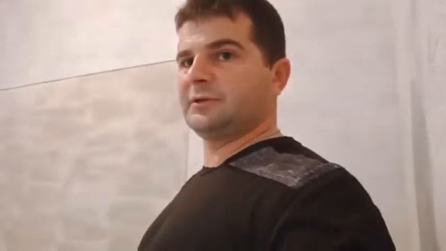 Пошаговые действия вклеить зеркало в ванной!